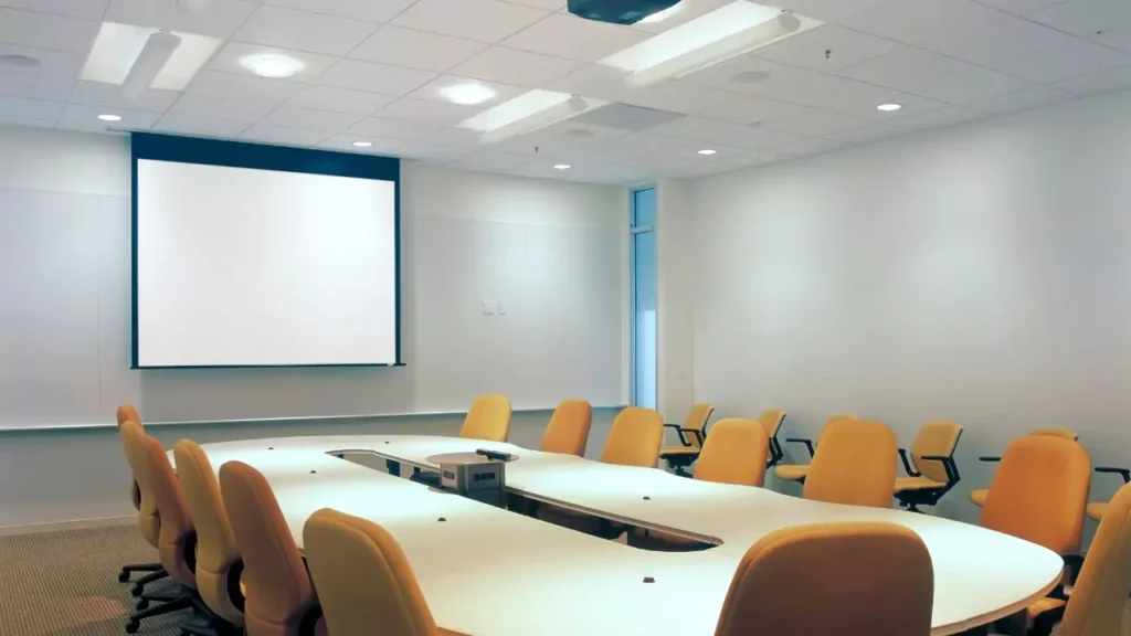 Office furniture manufacturers in Delhi offering premium wooden desks