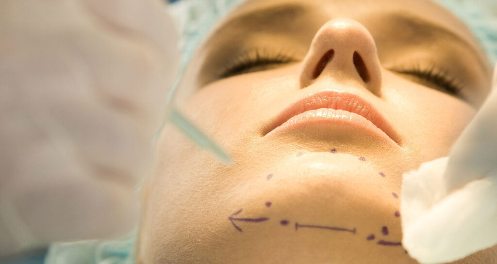 How a Plastic Surgeon Handles Chin Implant Surgery?