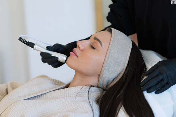 How HydraFacial Helps Remove Stubborn Blackheads Safely