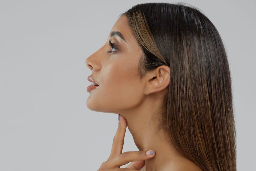 How Jawline Filler Injections Define Facial Contours