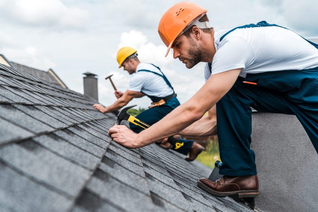 Roofer in Toronto