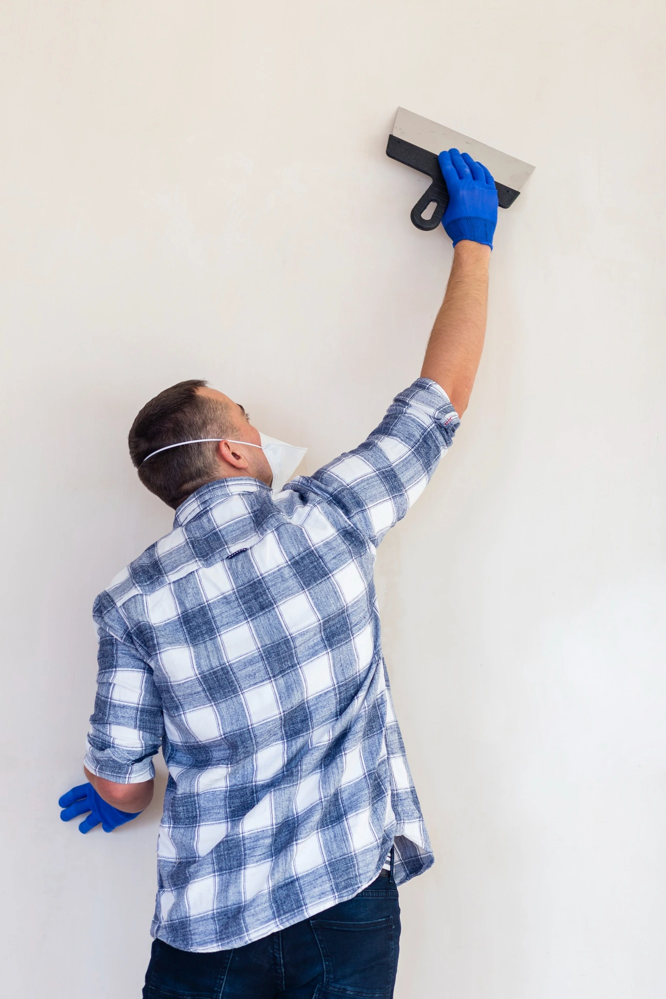 Comprehensive Guide to Wallpaper Removal in Dubai - Pinauna